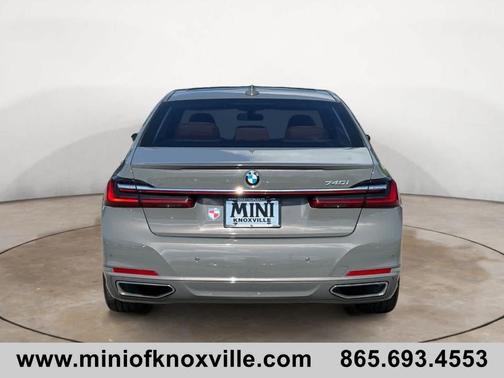 Metallic 2022 BMW 740 i