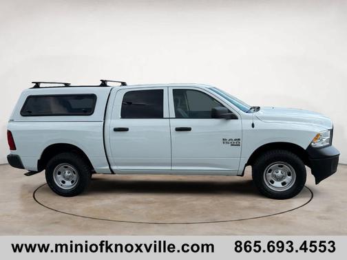 Bright White Clearcoat 2022 RAM 1500 Classic Tradesman