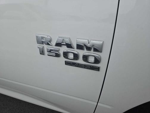 Bright White Clearcoat 2022 RAM 1500 Classic Tradesman
