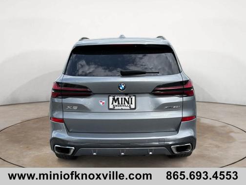 Gray Metallic 2024 BMW X5 xDrive40i