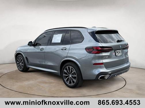 Gray Metallic 2024 BMW X5 xDrive40i
