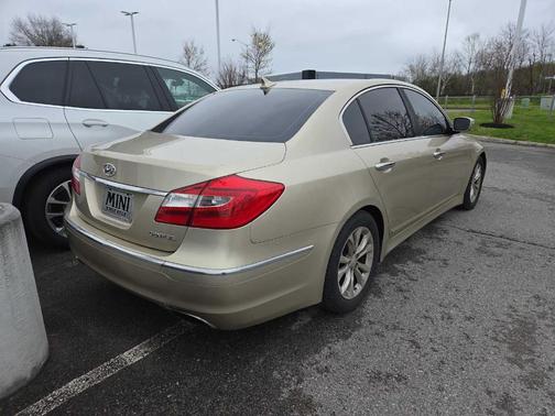 2012 Hyundai Genesis 3.8