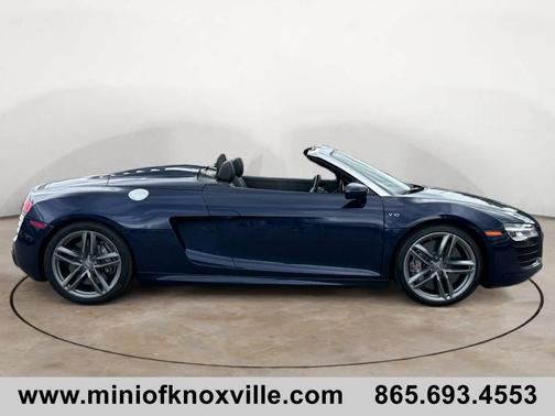 Blue 2014 Audi R8 5.2