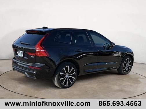 2024 Volvo XC60 B5 Plus Dark Theme