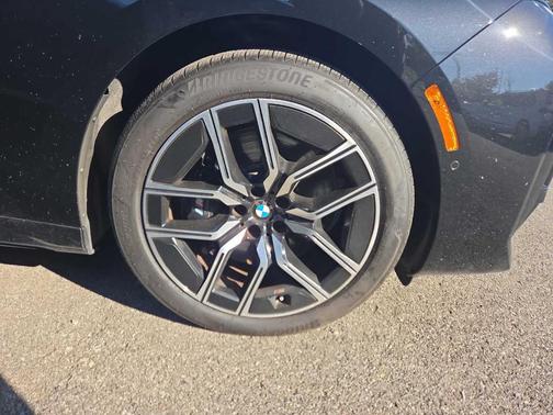 2023 BMW 740 i