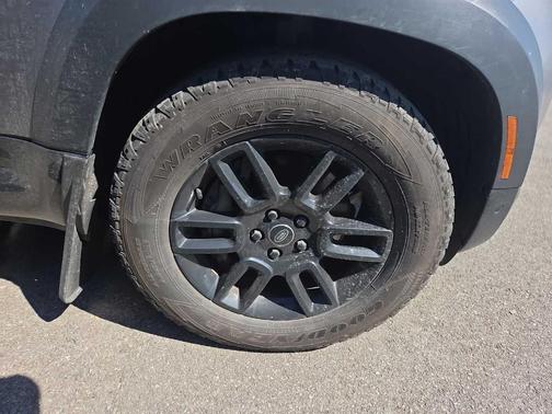 Eiger Grey 2023 Land Rover Defender X-Dynamic SE