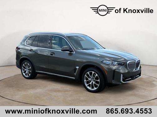 Manhattan Green Metallic 2025 BMW X5 xDrive40i