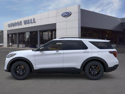 Space White Metallic 2026 Ford Explorer Tremor