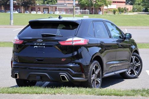 2022 Ford Edge ST