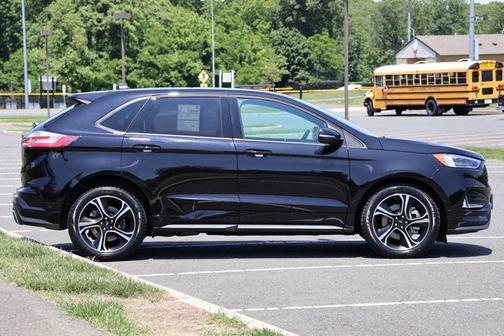 2022 Ford Edge ST