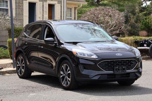 Black 2021 Ford Escape SE