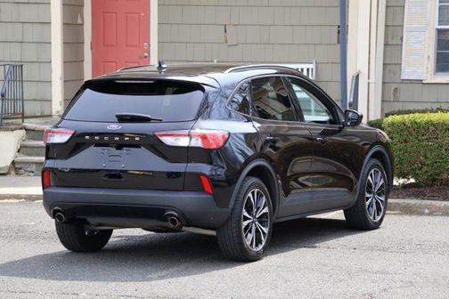 Black 2021 Ford Escape SE