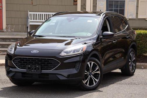 Black 2021 Ford Escape SE