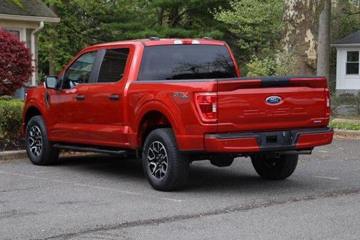 Hot Pepper Red Metallic Tinted Clearcoat 2023 Ford F-150 XL