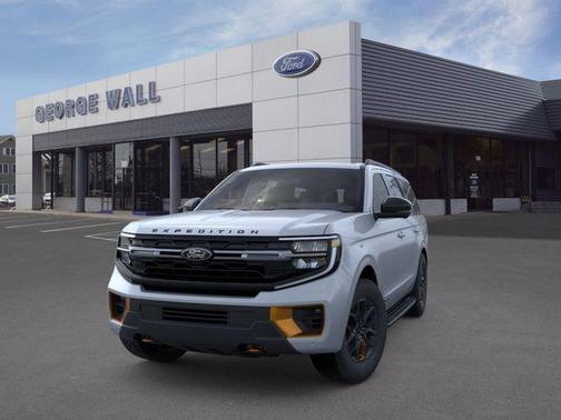 Glacier Gray Metallic Tri-Coat 2026 Ford Expedition Tremor