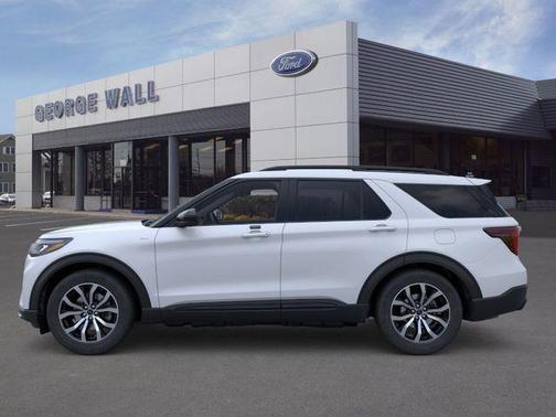 Space White Metallic 2026 Ford Explorer ST-Line