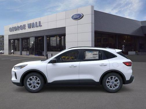 Space Silver Metallic 2025 Ford Escape Active