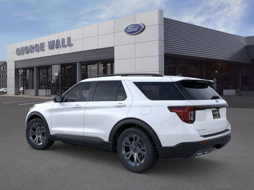 Star White Metallic Tri-Coat 2026 Ford Explorer Active