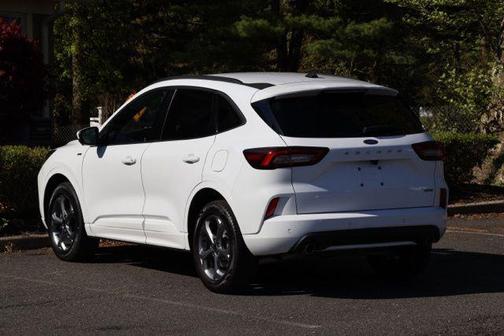 Oxford White 2023 Ford Escape ST-Line Select