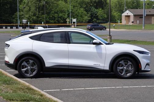 2022 Ford Mustang Mach-E Select