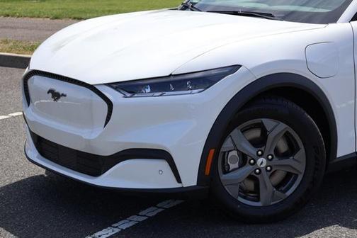 2022 Ford Mustang Mach-E Select