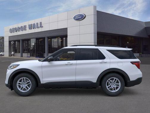 Space White Metallic 2026 Ford Explorer Active