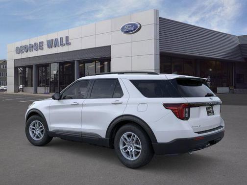 Space White Metallic 2026 Ford Explorer Active