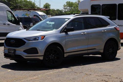 Silver Metallic 2022 Ford Edge SE