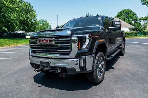 Onyx Black 2025 GMC Sierra 2500 SLE