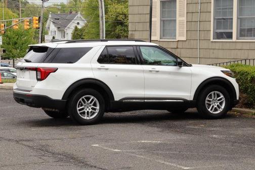 White Metallic 2025 Ford Explorer Active