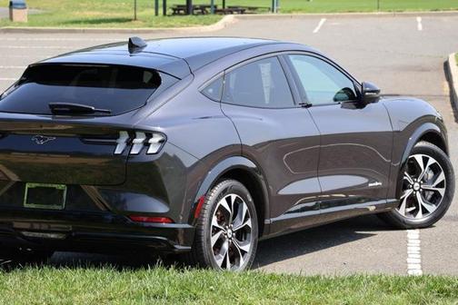 2022 Ford Mustang Mach-E Premium