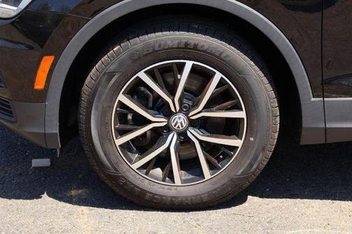Deep Black 2021 Volkswagen Tiguan 2.0T SE 4MOTION