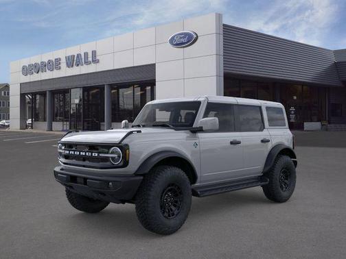 Avalanche Gray 2026 Ford Bronco Outer Banks