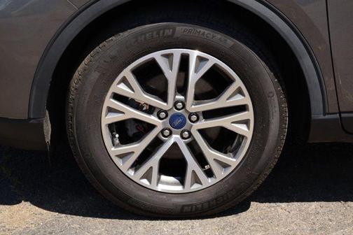 Gray Metallic 2022 Ford Escape SEL