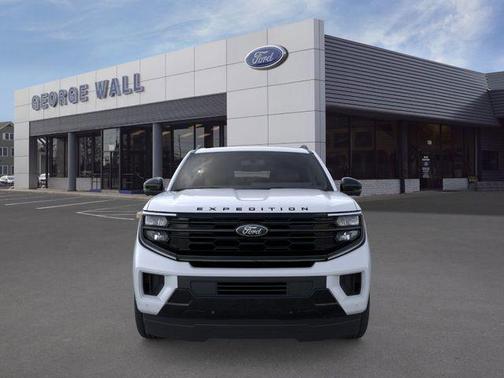Space Silver Metallic 2026 Ford Expedition Max Platinum