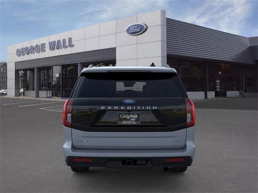 2025 Ford Expedition Max Active 4x4