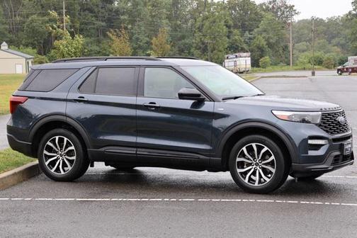 2022 Ford Explorer ST-Line