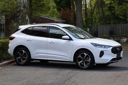 White Metallic 2023 Ford Escape ST-Line Select