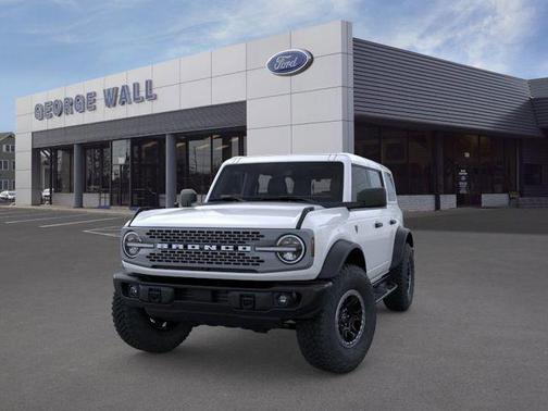 Oxford White 2026 Ford Bronco Badlands