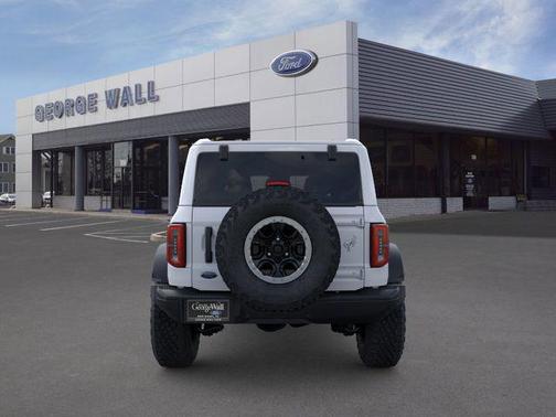 Oxford White 2026 Ford Bronco Badlands