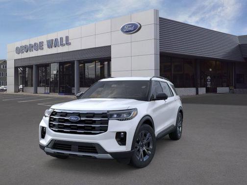 Star White Metallic Tri-Coat 2026 Ford Explorer Active