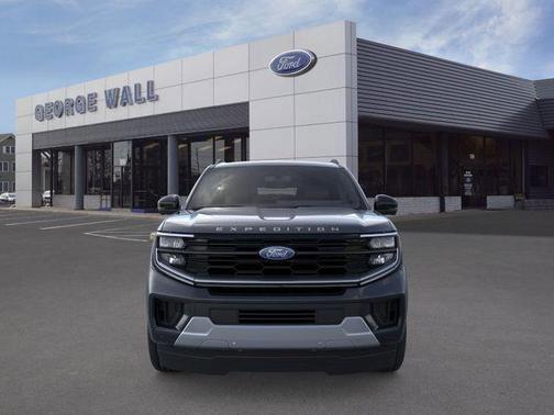 Agate Black Metallic 2026 Ford Expedition Max Platinum