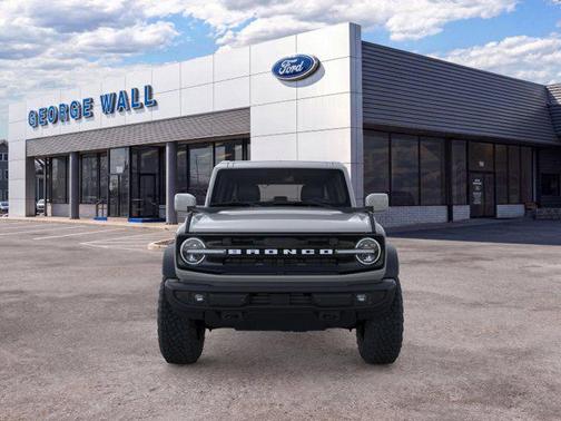 Avalanche Gray 2026 Ford Bronco Outer Banks