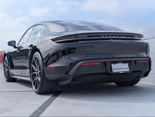 2025 Porsche Taycan 4