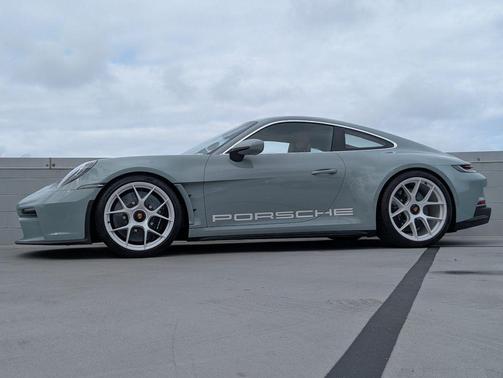 Shade Green Metallic 2024 Porsche 911 GT3 RS