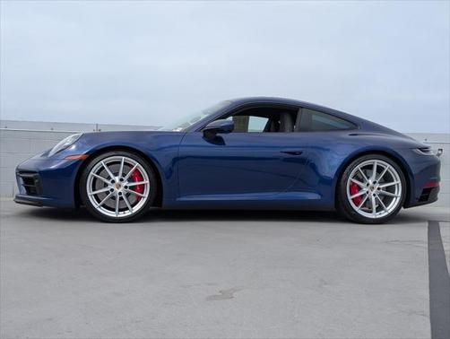2024 Porsche 911 Carrera 4 GTS