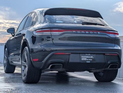 2024 Porsche Macan Base (PDK)