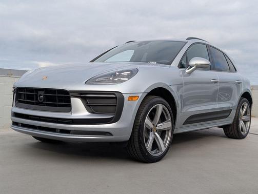 Dolomite 2026 Porsche Macan Macan