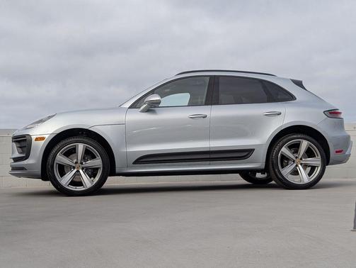 Dolomite 2026 Porsche Macan Macan