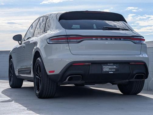 2023 Porsche Macan 